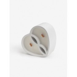 Ароматическая свеча "КНИЖНАЯ ЛАВКА", форма СЕРДЦЕ Ароматическая свеча "КНИЖНАЯ ЛАВКА", форма СЕРДЦЕ